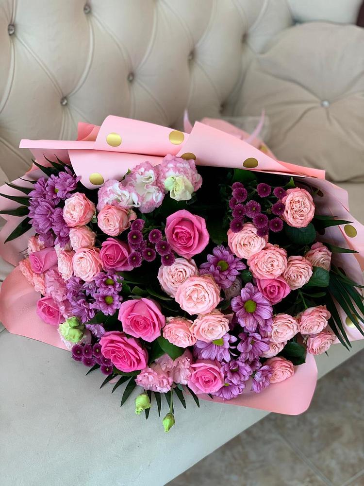 Букет цветов из: Хризантемы, Розы и Лизиантусы в Дорогино