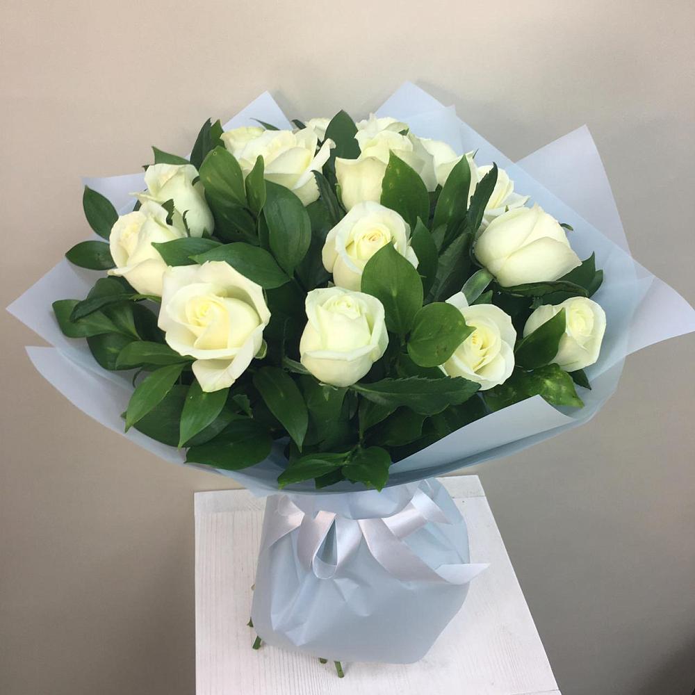 Букет 15 Белых роз Проуд в Дорогино