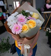 Букет цветов из:  Герберы, Розы и Хризантемы в Дорогино