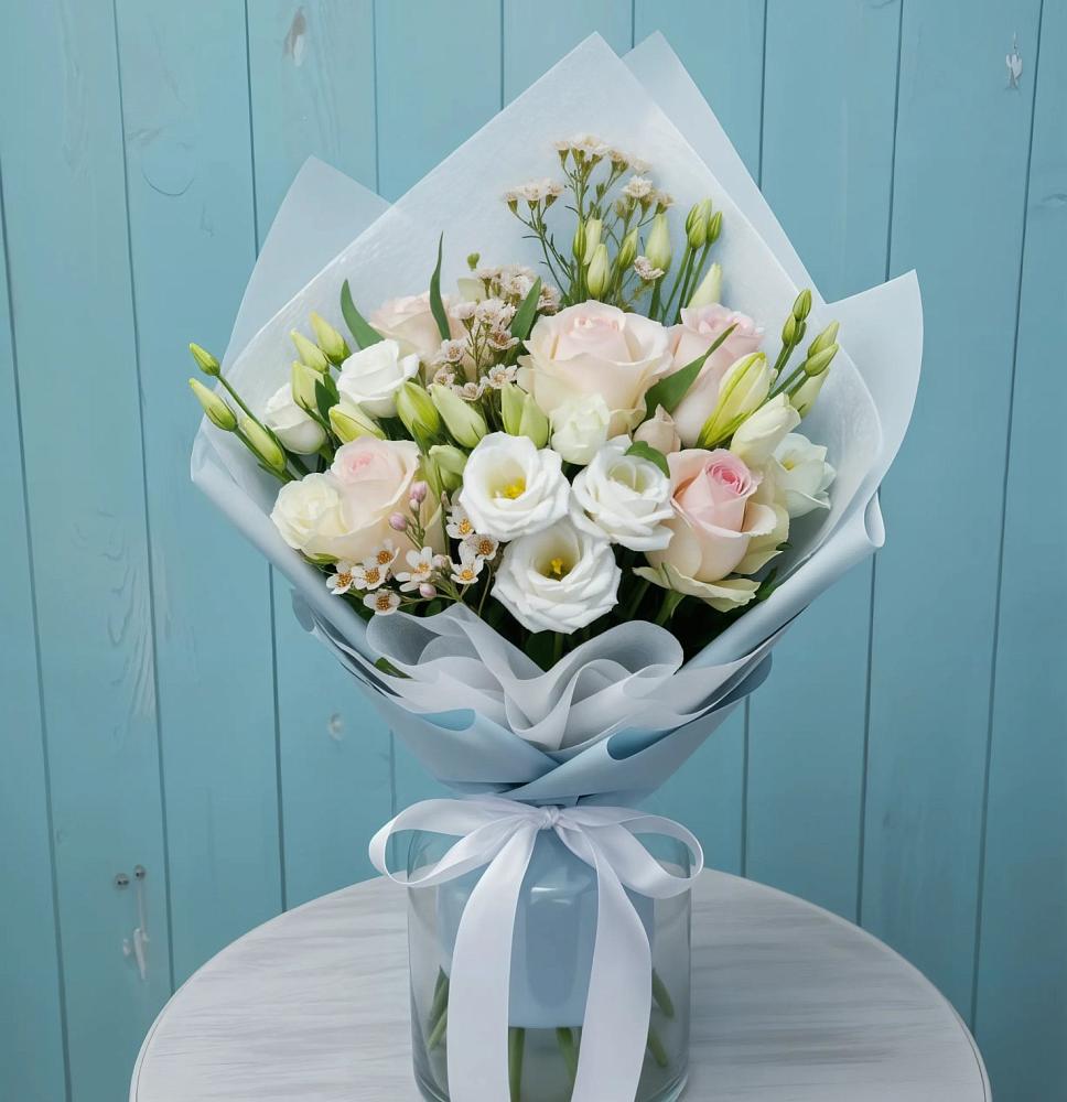 Букет цветов из: Розы и Лизиантусы в Дорогино