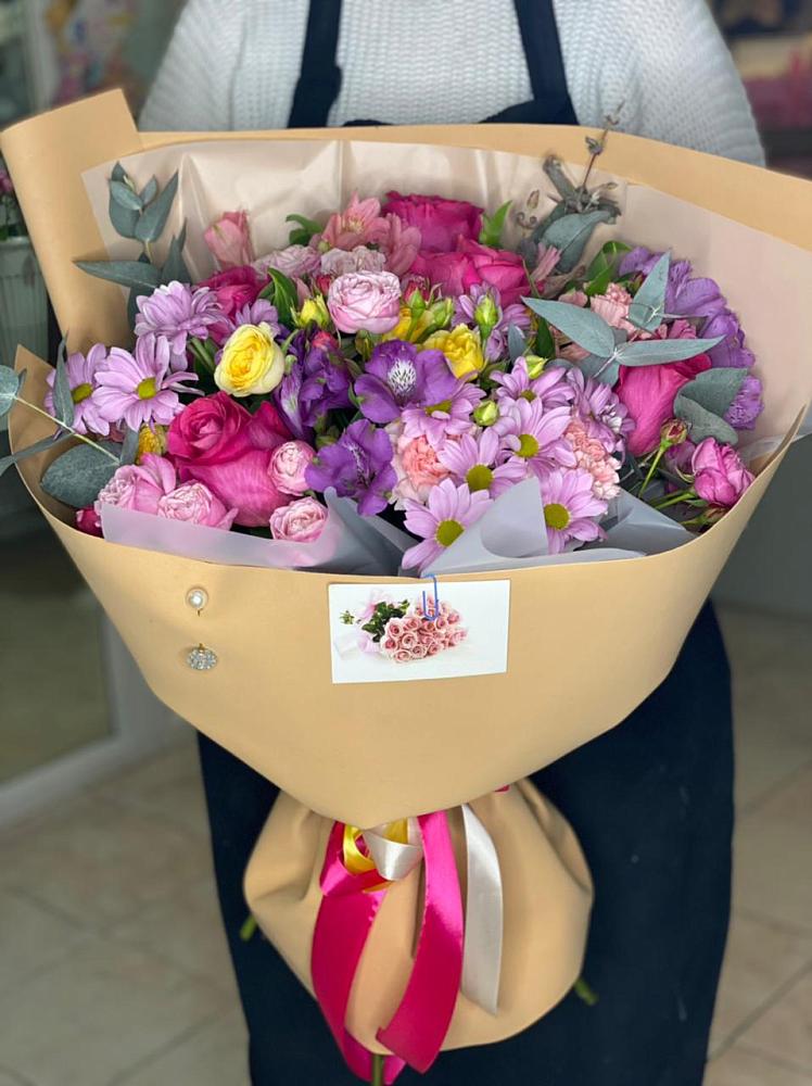 Букет цветов из: Хризантемы, Гвоздики и Альстромерии в Дорогино