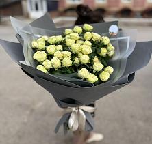 Букет Белые кустовые розы Солинеро в Дорогино