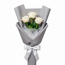 Букет 3 белые розы в Дорогино
