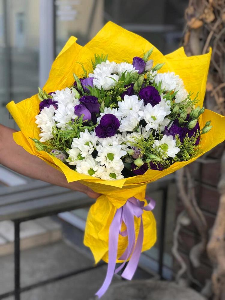 Букет цветов из: Ирисы, Хризантемы и Ромашки в Дорогино