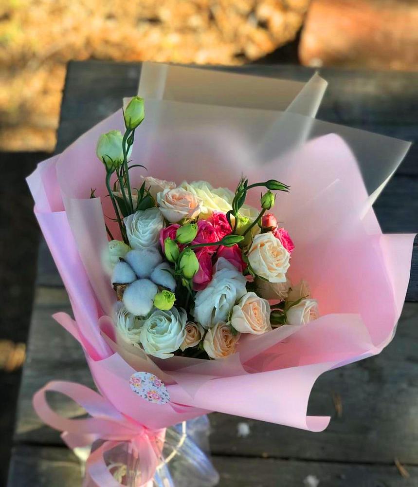 Букет цветов из: Розы и Лизиантусы в Дорогино