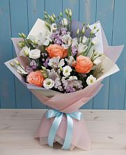 Букет цветов из:  Лизиантусы, Розы, Альстромерии и Гипсофила в Дорогино
