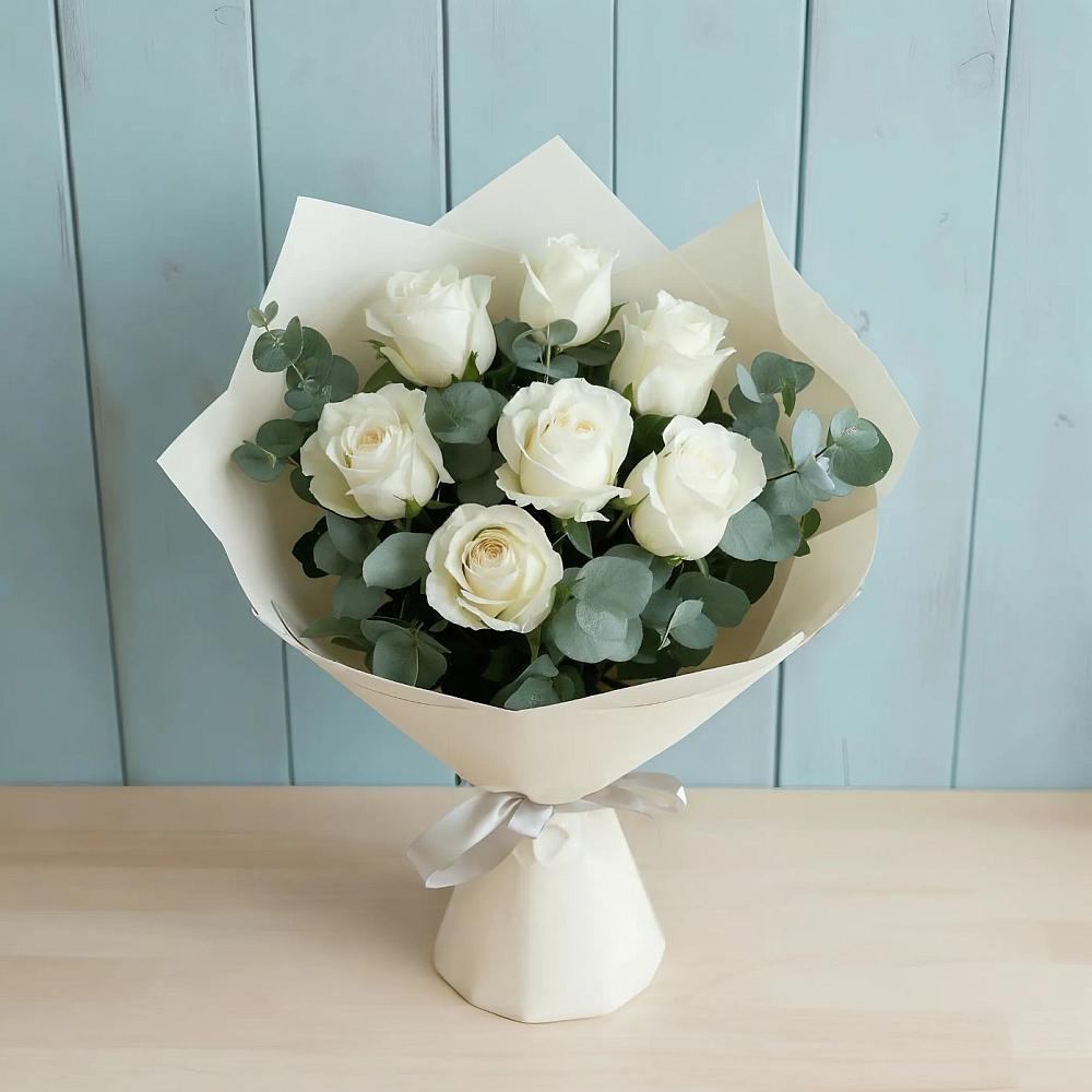 Букет Белые розы в Эвкалипте в Дорогино