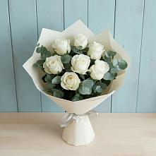Букет Белые розы в Эвкалипте в Дорогино