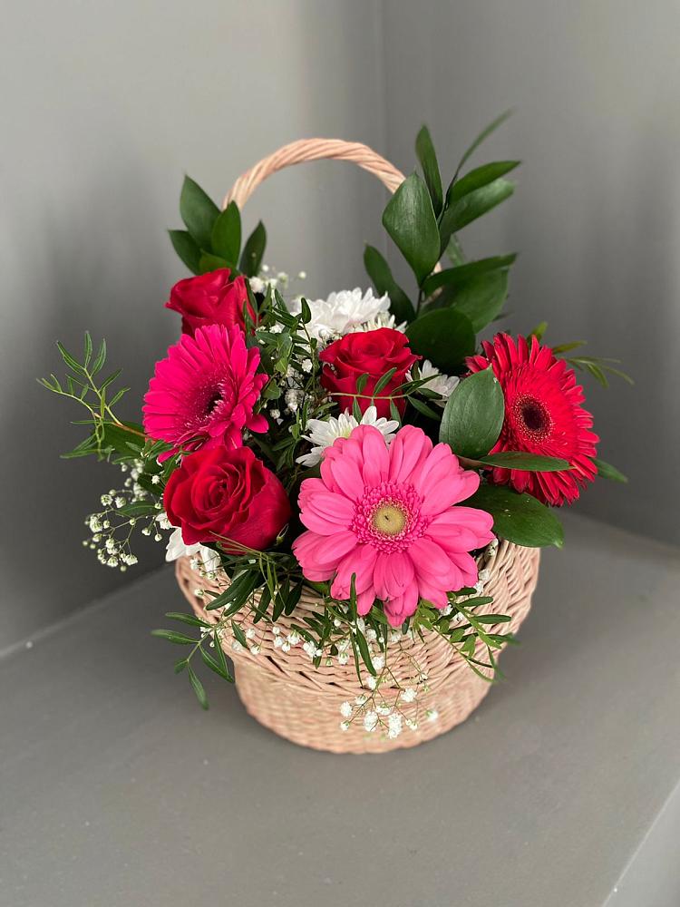 Цветочная композиция из Розы, Хризантемы и Герберы в корзине в Дорогино