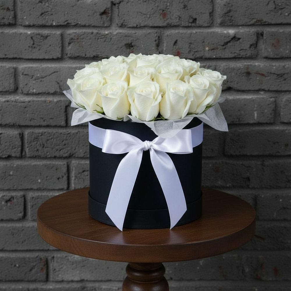 Цветочная композиция из Розы в шляпной коробке в Дорогино