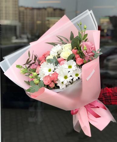 Букет цветов из: Розы, Лизиантусы и Хризантемы в Дорогино