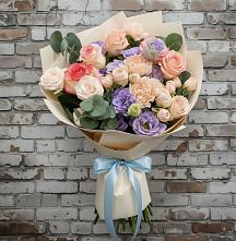 Букет цветов из:  Розы, Лизиантусы и Гвоздики в Дорогино