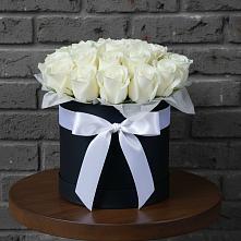 Цветочная композиция из Розы в шляпной коробке в Дорогино