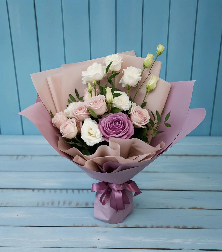 Букет цветов из: Розы и Лизиантусы в Дорогино